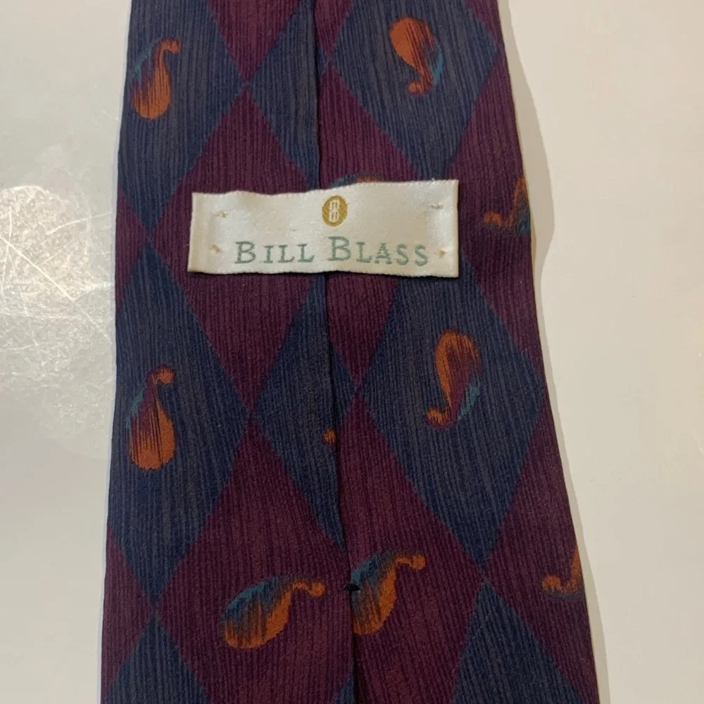 Bill Blass Burgundy and Navy Silk Tie with Paisley Accents